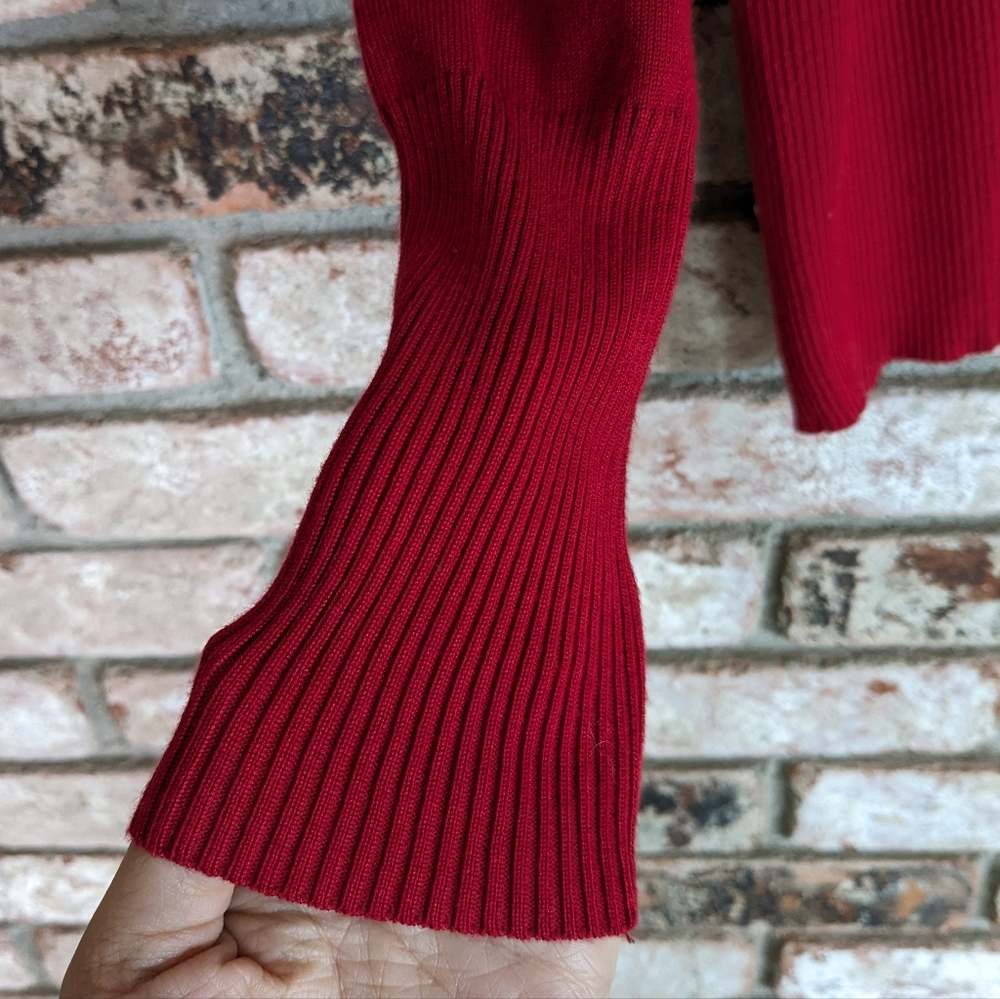🍷 August Silk Red Turtleneck Ribbed Knit Size M - Picture 3 of 8